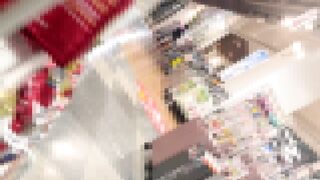 激見え純白食い込み女子大生 VS 撮りすぎた同業者4名。スカート捲り失敗男。【禁断の逆さ撮り】Vol.53 ipcam