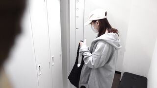 【某大学病院映像⑥】間違えてパンツまで。。ハプニングで下半身丸出しの爆乳ナース2アングル jav jvip