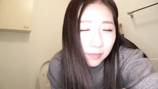 【露出オナ】Hカップモデル体型地味JD_公共トイレで大胆自撮りオナニー jav jvip