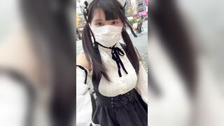 ミニスカメイド服コスプレでどきどきぱんちら散歩♡ jav jvip