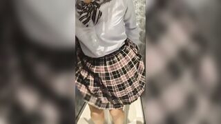 デパートのトイレでこっそりオナニーしちゃうJK164　ピンク色の美乳首を弄りながらクリイキしちゃう激カワJ〇 jav jvip