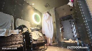 FC2PPV 4791889 【プライベートサウナ】サウナで潮吹くスレンダーギャル。待ってと言われても突くのをやめない僕 jav