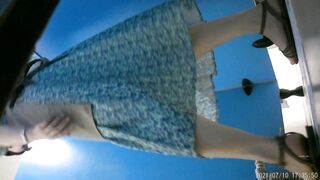 【トイレショット】お姉さんの陰唇がすごく伸びるオリジナル高画質トイレショット 23V【とある部屋のオリジナル版】 ipcam (1)