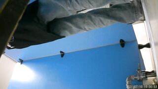 【トイレショット】お姉さんの陰唇がすごく伸びるオリジナル高画質トイレショット 23V【とある部屋のオリジナル版】 ipcam (8)