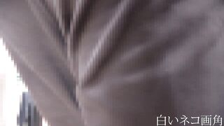 脚立パンチラで激食い込みのお姉さん。某スポーツショップで協力者と撮影。【禁断の逆さ撮り】Vol.61 jav jvip ipcam