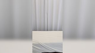 ねむそうな顔をしながらも不信感を抱いている？白目をむきながら意識が飛んでる心電図検査を受ける若い制服患者 jav jvip