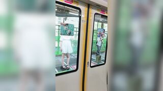 【腋毛超接写】むっちり白ワンピギャルの袖奥ジョリ腋と過激な誘惑を超接写 jav jvip