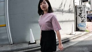 コンビニトイレ連れ込みパンチラ04「喉が乾いたのでジュース買いに来ただけのOLを…」 jav jvip