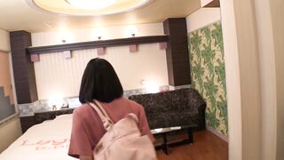 離島発、褐色の純真美少女 18歳、身長140cm・Cカップ、無垢な体膣奥崩壊大量中出し※ 先着限定原版プレゼント jav jvip