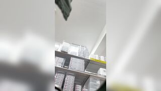 vol.97 (店内お触り、トイレで手マンアリ) 激カワノーブラ金髪ギャルKちゃん逆さ撮りと身体いじり jav jvip