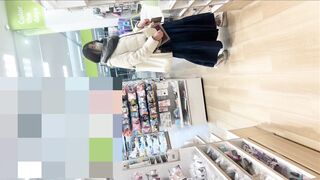 【逆さ撮り4人収録】ショップ内にはオカズパンツのスカート女子がいっぱい！抜きたい人は絶対行って jav jvip ipcam
