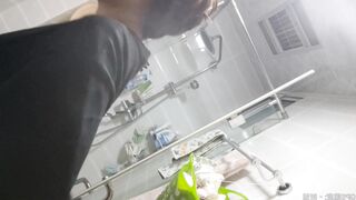 【シャワーを浴びて飲み物を飲む】容姿も気性も良い美少女がシャワーを浴びている間に流出 jav jvip ipcam