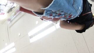 高画質パンチラ世界001　デニミニJDちゃんのぴったり白パン jav jvip ipcam