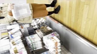 【逆さ撮り4人収録】日常の買い物中のお姉さんたちのパンツをいただき！【素人盗撮】 jav jvip ipcam
