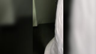 マン毛が未処理のニットを着た制服女子とビルの通路の影でこっそりハメハメしました jav jvip