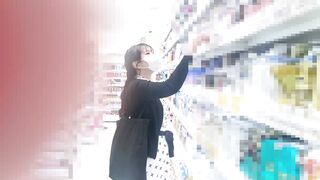 くぱぁして公然オナ!爆乳映りこみの衝撃ハプニングのローアングル jav jvip ipcam voyeur jp