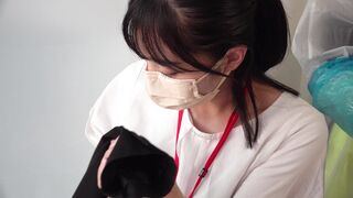 [ワクチン接種]捻れてるブラ紐を直す時にコッソリおっぱいを拝見！パンツからハミ出る剛毛も voyeur jp