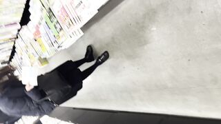 【逆さ撮り3人収録】仕事帰りのお姉さん達を狙い撃ち 生パン・スト越し・重ね目白押し※2カメ撮影 voyeur jp