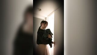 【脱衣民泊】特S級美人と陥没乳首のギャルママ_パイパン2人分11、12人目【着替え剛毛】 voyeur jp