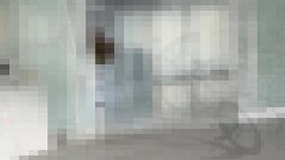 スレンダー人妻が駐輪場で大胆見せつけ♡パンツ食い込ませ美乳揉みしだく♡【パンチラ】 voyeur jp