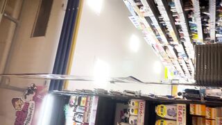 二人組。白い青とピンクの青 voyeur jp