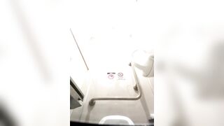 駅トイレ② 本気で鼻くそをほじる美女登場 ！ voyeur jp