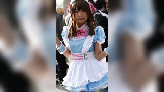 コミックマーケット コスプレ お人形さんのような美形レイヤーさんの★対面ピンク縞パンチラ★ コミケ voyeur jp