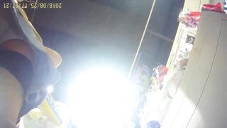 ぱっつんパンティの私服Kちゃんのしゃがみに潜入！ voyeur jp