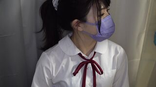 [ワクチン接種]見えた！学年トップレベルに可愛い子の乳首！更にブラ紐を引っ張り手前の乳首もGET[胸チラ] jav jvip
