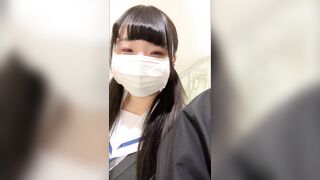 制服JK 姿の妹をエスカレーターでカメラ突っ込み→バレて激オコ ｗ voyeur jp
