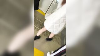 (ストックサービス品) コンビニで逆さ撮りからの待ち合わせで逆さ撮り voyeur jp
