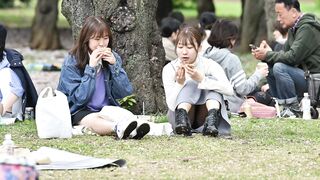 vol.656：お花見特集特集：デニミニを履いた可愛らしい子が見せパン全開！他、多数収録 voyeur jp (1)