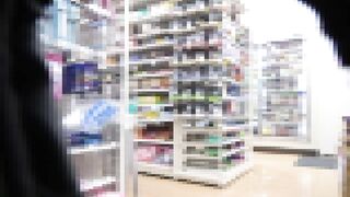 推定J◯に粘着パンチラVS協力者【禁断の逆さ撮り】Vol.35 voyeur jp