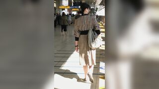 072美形美脚のお姉さん達4人色々逆さ撮り voyeur jp (2)