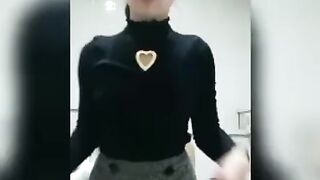 巨乳Cちゃんお風呂場で熱唱ｗ, Cのライブ放送, 田舎の制服娘とえっちなビデオ通話しちゃいました！, けぇ級 巨乳ちゃんが裸に落書きズボオナしちゃ jav jvip (3)