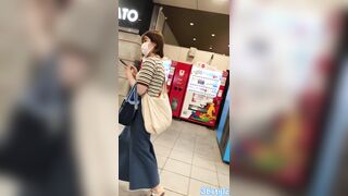 【お買い物中の眺め60】程よい肉付きのカワイイＯＬさんを店内で観察 voyeur jp