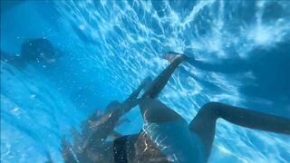 【プール痴漢】 薄い生地でスケスケのお尻をみんなに見られていた美女 voyeur jp