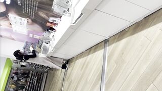 【逆さ撮り4人収録】メガネ女子のパンツが見たい！メガネっ子は控えめパンツがエロい voyeur jp