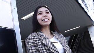 FC2PPV 4811625 【ガチレズ人妻初撮】川越8頭身美女♡レズ風俗の軍資金欲しさにAV応募した人妻がチ●ポ挿入3秒でメス顔連発！高速ピストンでイキ狂い腹上大量ぶっかけ… [有] jav