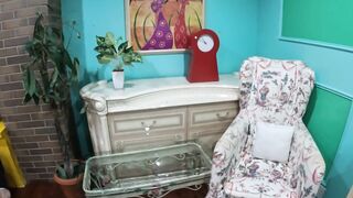 【ホテルウーマン逆さ撮り15】 大手チェーンの顔 ◎従業員のパンツの紐ほどきそして胸チラ＆マンチラ、さらに背後からブッカケ jav jvip