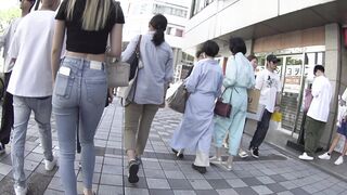 薄皮スキンタイトデニム★ペラペラのデニム生地を美尻に張り付かせ街を歩くスレンダーギャルを粘着追尾 voyeur jp