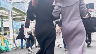 超Ｓクラスのダブル巨尻が降臨！自慢のデカケツとパンティ見せつけ＋ケツ肉を豪快にバウンドさせて徹底的に男を誘惑！ 下品なケツ比べ編 voyeur jp