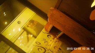 【新作】美女のトイレ、下から見るか？横から見るか？(オナニー!) voyeur jp