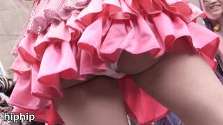 超高画質FHD 動画 生パンツ撮らせまくり ！おっさん達のリクエストに答えて露出しまくるコスプレ娘達NO-1 voyeur jp