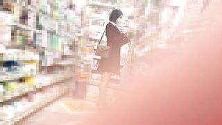 純白食い込みPの美系OL と圧倒的粘着マンな同業者 【禁断の逆さ撮り】Vol.32 voyeur jp