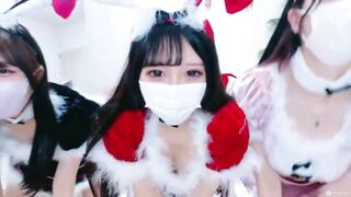 【12 25公開】美女3人が魅せる！クリスマス限定レズオナニー配信（全3部収録／合計4時間35分54秒） jav jvip (1)