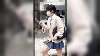 【電車窃触】SSS級Kの淫汁 派手な蛍光Tバックを履いたミニスカちゃんを追跡尾行し使い込んだスケベ膣に強引手淫 voyeur jp