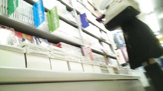 可愛い系、金髪、 清純派眼鏡っ娘の生脚と P事情 voyeur jp