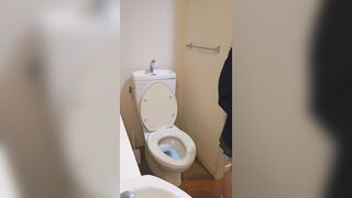 (4k60fps)　ロリ顔はやっぱりロリマン。極みスジスジマンと可愛い声で喘ぐトイレオナ（期間限定特典） jav jvip 2