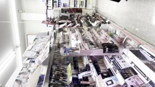 【再販】鬼畜スカートめくりvol50～2 視点撮影で制服美少女がめくられ生尻食い込みパンツ丸見えパンチラ盗撮 voyeur jp